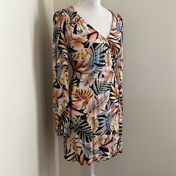 🆕 Billabong Romance Mini Dress - Picture 6 of 15